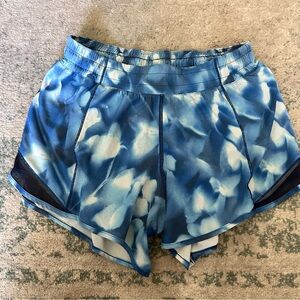 Lululemon Hotty Hot Short II long 4”blush blossom alpine white midnight navy